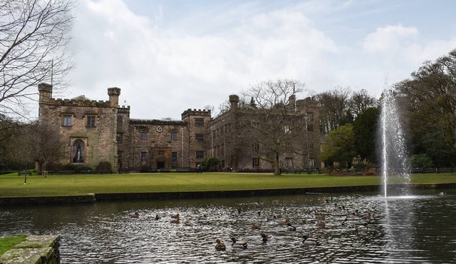 5 bedroom accommodation in Winterburn