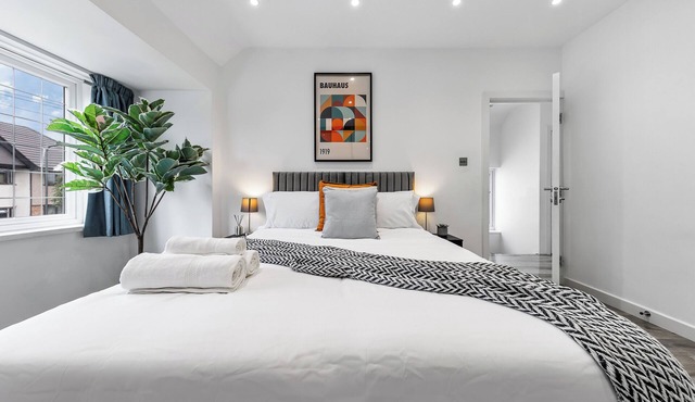 5 Bedrooms house near Wembley StadiumI Free parking I Discounts for Longer Stays