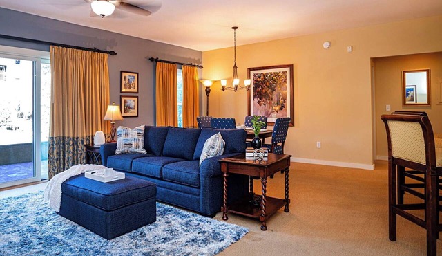 5112 pool front w/patio- hot tub- sleeper sofa- near historic district in St. Augustine