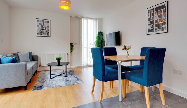 54 Woodpecker Way · Modern apartment near Addenbrookes | Free parking | Pass the Keys
