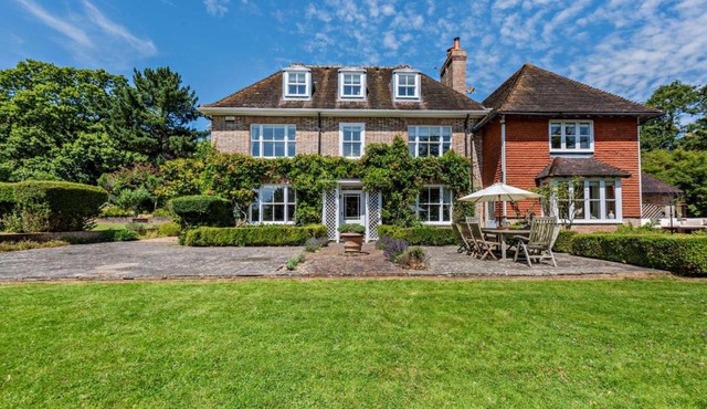 6 Bed in Robertsbridge oc-d29525