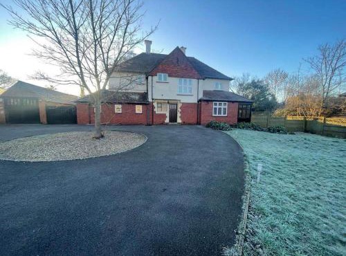 6 Bed-Sleeps 8 Gym-HotTub-Garden-Parking