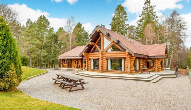 6 bedroom accommodation in Nethy Bridge, near Aviemore