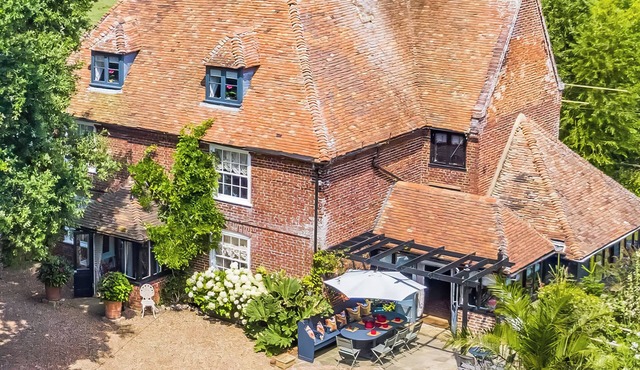 6 bedroom accommodation in Sandwich