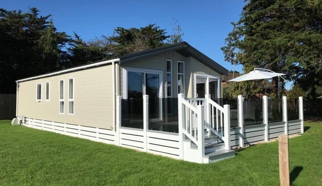 6 berth luxury lodge in Christchurch, Dorset