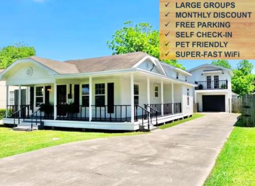 6 BRs Spacious Charming House, Great Neighborhood in Groves