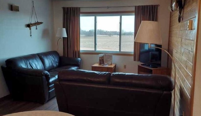 #6 Classic 2 Bedroom 1 Queen 3 XL Twin, 1 bathroom Top Floor in Devils Lake