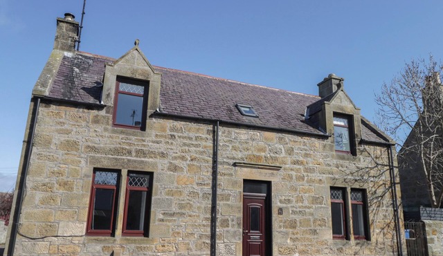 6 NEW STREET, pet friendly, country holiday cottage in Hopeman
