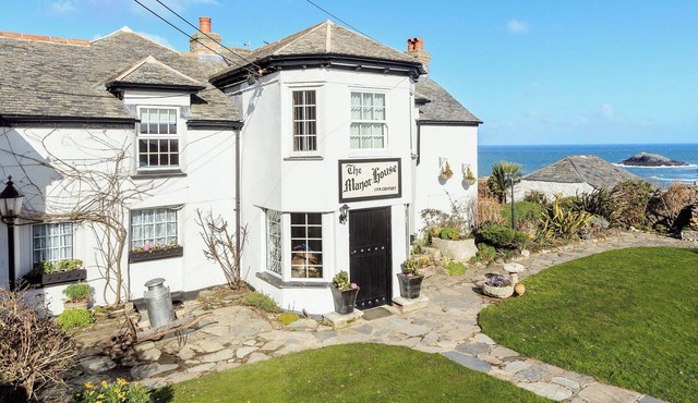 7 bedroom accommodation in West Pentire