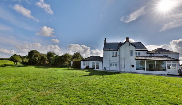 7 Bedroom house with Stunning Sea Views nr Port Isaac. Pool,games rooms,log fire