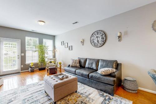 7 Mi to Dtwn Winston-Salem! Townhouse w/Pool