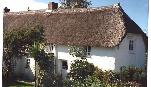 A beautiful 250 year old thatched cottage close to Frenchman's Creek. 2 bedrooms