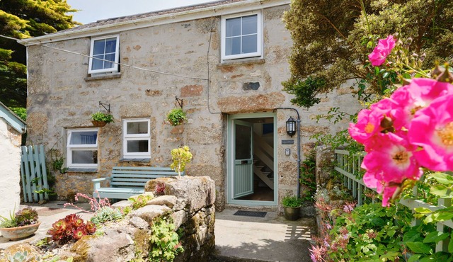 A charming and spacious cottage in rural St Ives in Cornwall