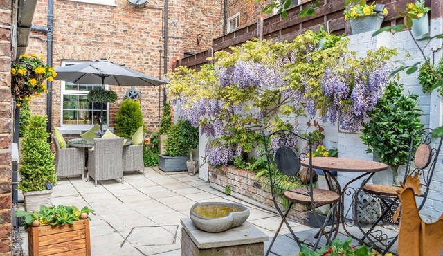 A family break that sleeps 5 guests in 3 bedrooms
