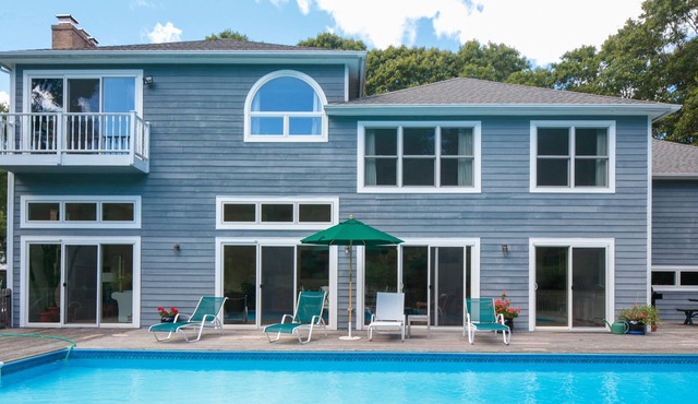 A Hidden Bridgehampton Retreat w/Pool + Tennis in Bridgehampton