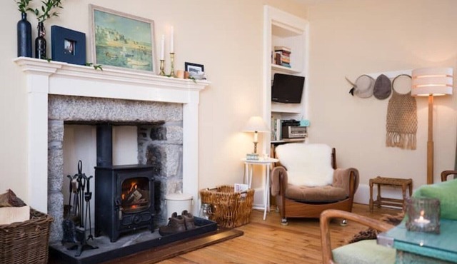 A romantic hideaway for two in the woods