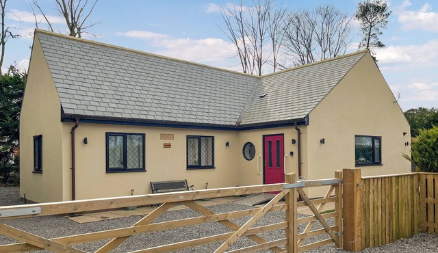 Acorn Cottage - UK51535