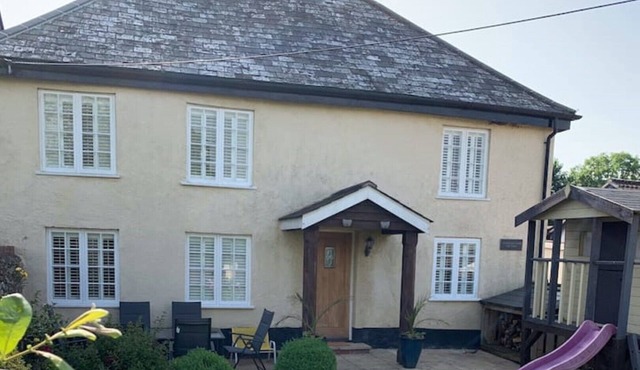Alfington Farm Cottage, full of charm & character
