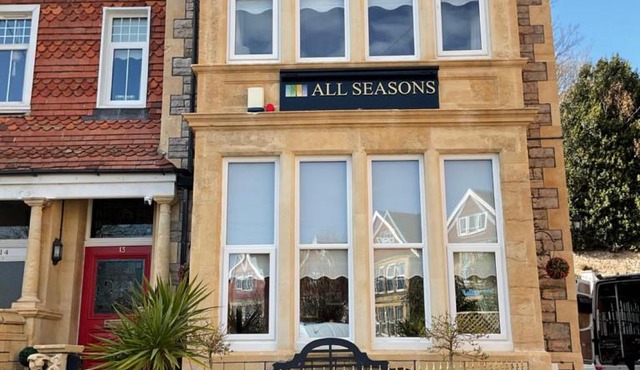 All Seasons Bed & Breakfast - Adults Only