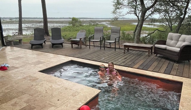 Amazing Views - Heated Pool - Hot Tub - 5 beds - walk to beach!