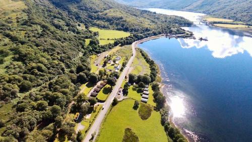 Appin Holiday Homes - Lodges, Shepherds Hut and Train Carriage stays