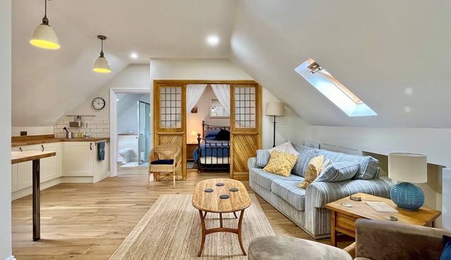 Apple Tree Barn by inspirestays.com - a cottage that sleeps 4 guests in 2 bedrooms