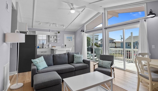 Atlantic Breeze North - Renovated & Cozy - Walk To Beach