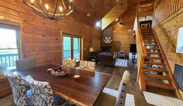 Authentic Log Cabin Hot Tub, Game Room & Yard Games Sleeps 12 Wine Country