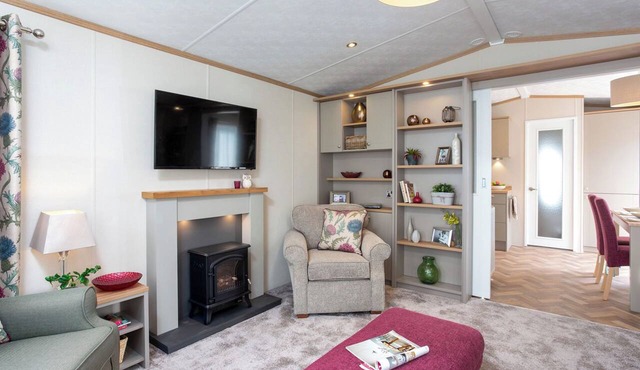 Autograph Junior Lodge 2 Bed with Hot Tub