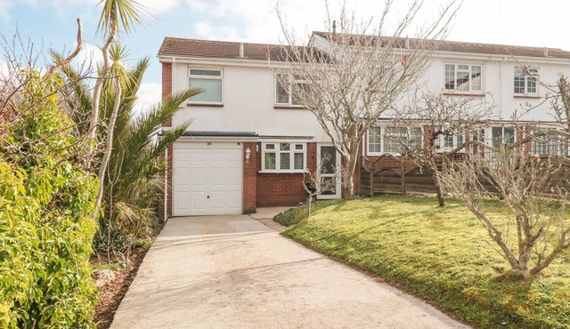 BAY VIEW, pet friendly, with a garden in Paignton