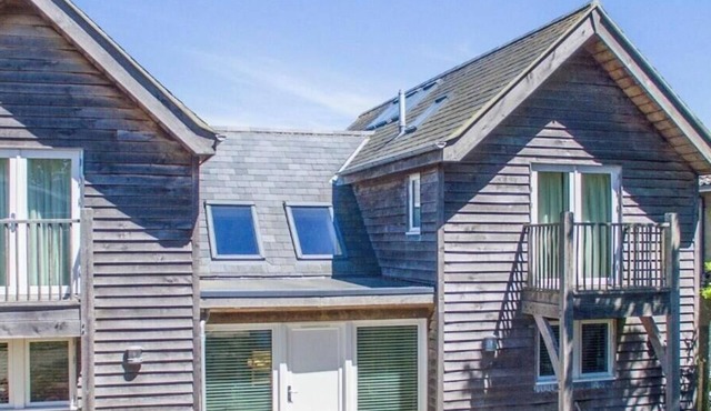 Beach Side - a house that sleeps 8 guests in 4 bedrooms