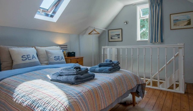 Beach themed Annexe close to Chichester, West Wittering beach and Goodwood