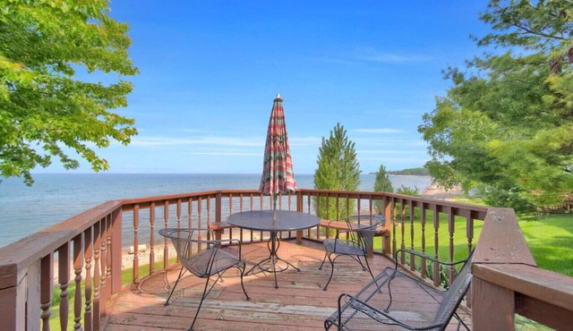 BeachFront Couples Getaway w Starlink & Sunrises! in Forester Township