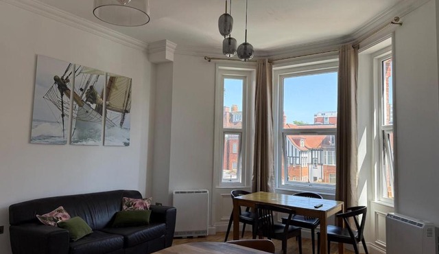 BeachFront Gem - 1BR - Sleeps 2-4 - 2 beds - Beach 2 min walk down cliff