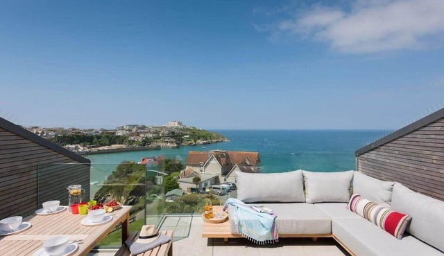 Beachfront Townhouse, Lovely Sea Views, Newquay