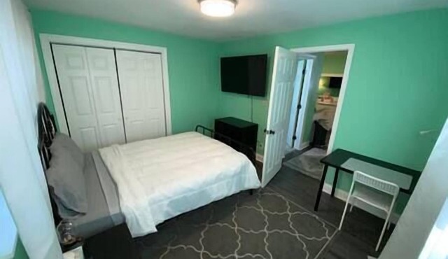 Beautiful 1bed unit couple blocks frm the beach #3