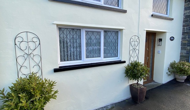 Beautiful cottage in the heart of Rhayader with riverside views (pet friendly)