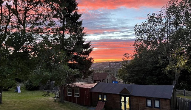 Beautiful Garden Lodge, only 8 minutes from Newcastle City Centre