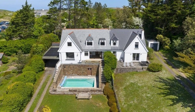 Beautiful Home with Pool Overlooking Camel Estuary