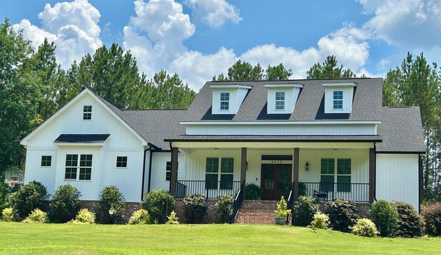 Beautiful, quiet 4-bedroom Home- Master's Week.