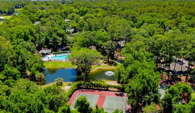 Beautiful scenic property that backs up to the Galleon Golf Course in Shipyard