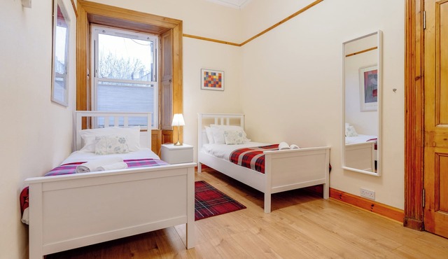 beautiful- spacious ground floor newington flat