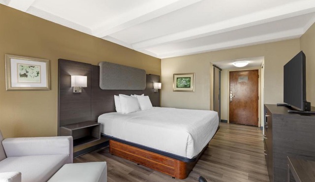 Best Western Plus Madison-Huntsville Hotel