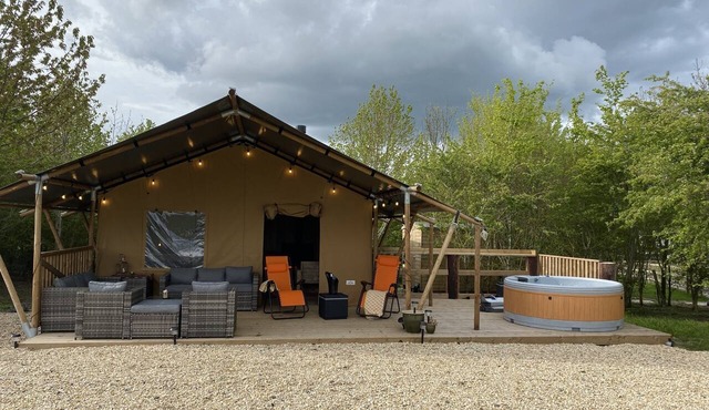 Big Safari Lodge at The Chilterns View