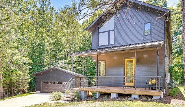 Bike to Dtwn Hillsborough! Modern Home w/ Yard