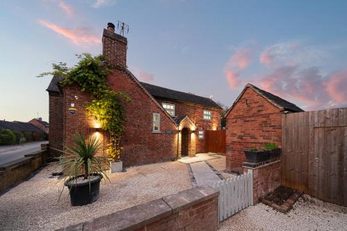 Blacksmiths Cottage by Birch Stays