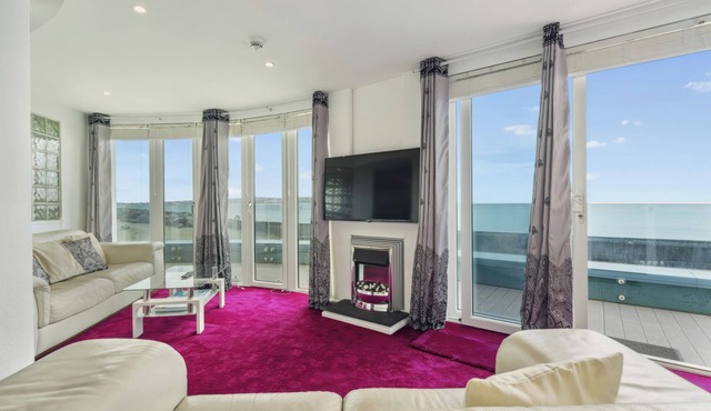 BLUE HORIZON, family friendly in Milford On Sea