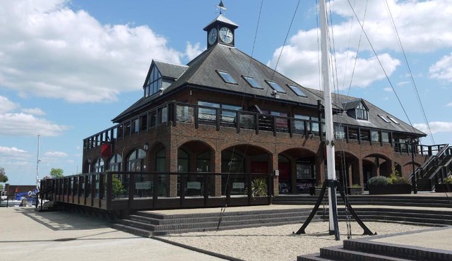 Boathouse Hotel