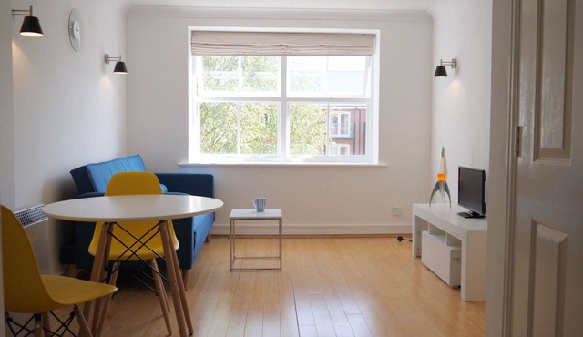 BookedUK: Stylish Apartment in a central location