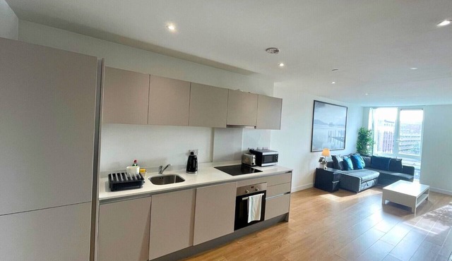 Bracknell RWH Stunning Two Bedroom Apartment